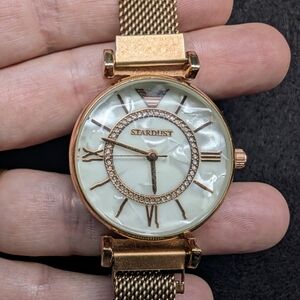Women's Watch with Magnetic Clasp in Rose Gold Finish